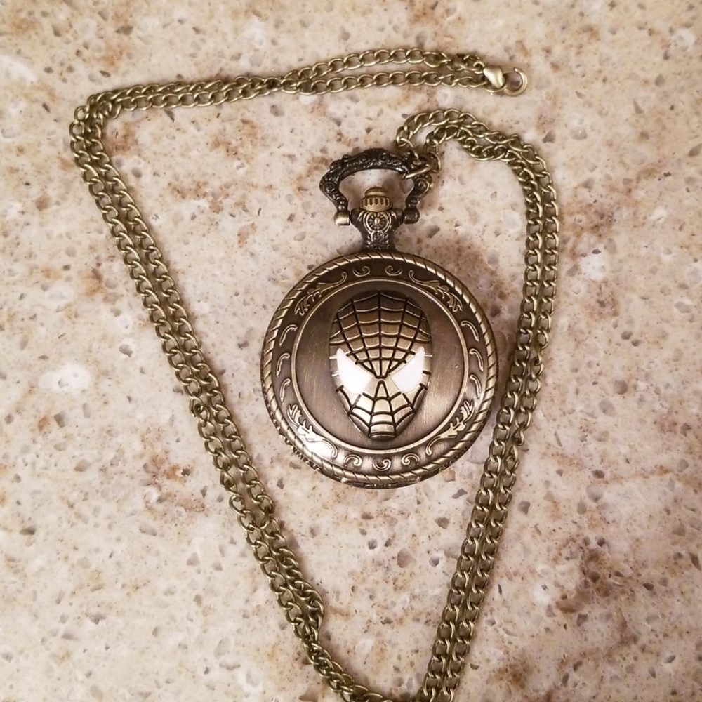 LAST 1🆕️Spiderman Antique bronze chain watch - Picture 4 of 5